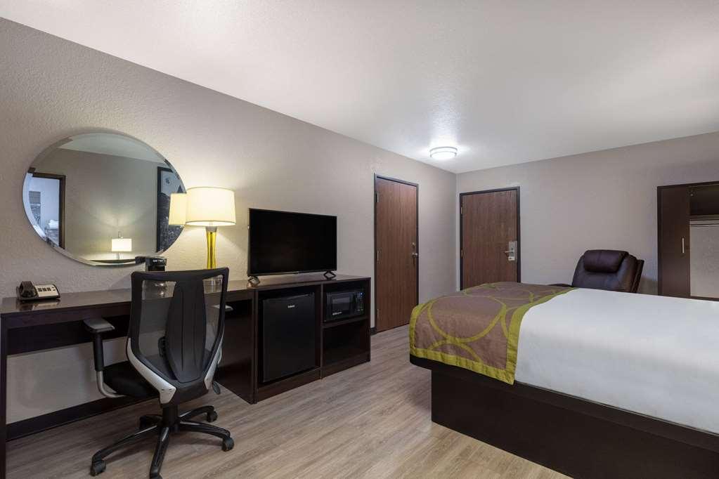 Hotel Super 8 By Wyndham St. Regis Camera foto